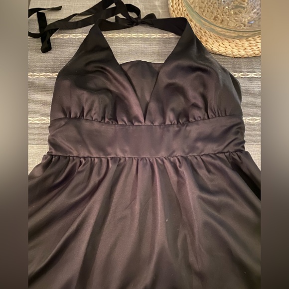 Black satin halter dress - Picture 12 of 16